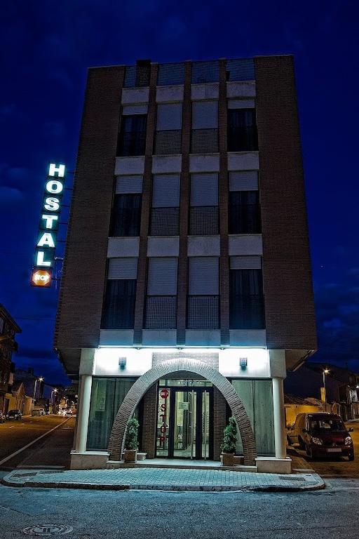 Hostal Stop Cantalejo Bagian luar foto