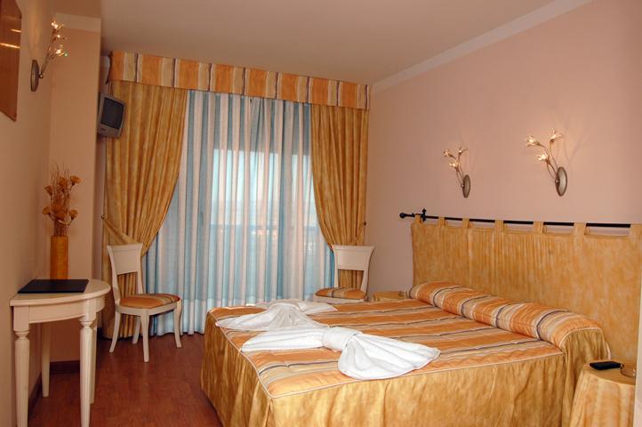 Hostal Stop Cantalejo Ruang foto