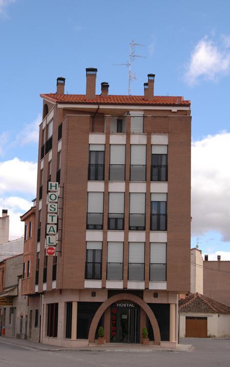 Hostal Stop Cantalejo Bagian luar foto