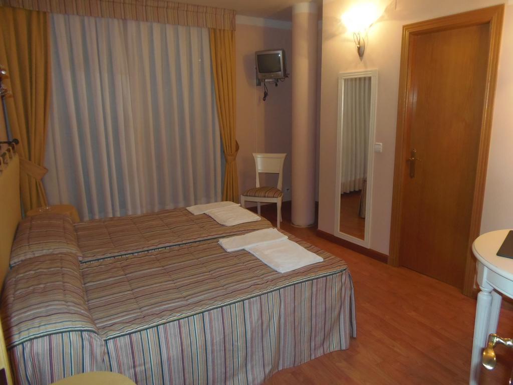 Hostal Stop Cantalejo Ruang foto